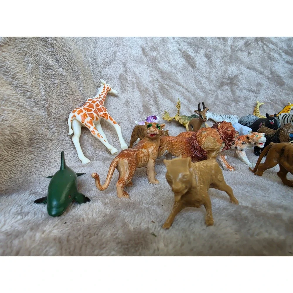 Vintage Plastic Animal Figurines Lot Safari Zoo Wildlife Toys 25+ Pieces